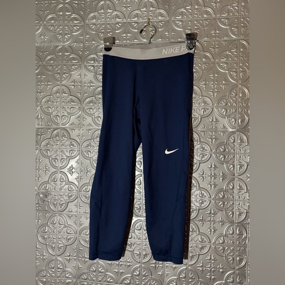 Nike Pro Worn Navy Blue Workout Athletic Sporty Active  cropped leggings  small
